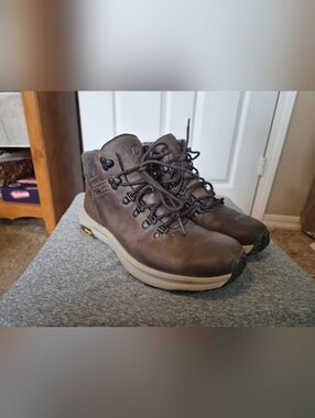 Women's Merrell Ontario Mid Waterproof Hiking Boots (J84846) Sz. 9